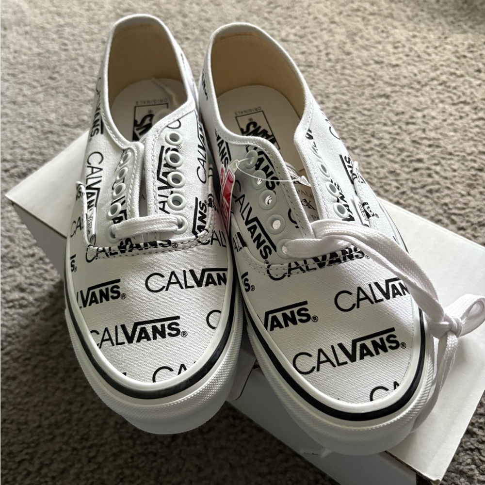 PALACE White and Black Sneakers with Graphic Print